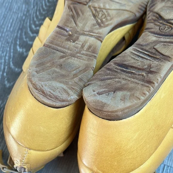 Miz Mooz Cassie leather wedge sandals - Picture 9 of 17